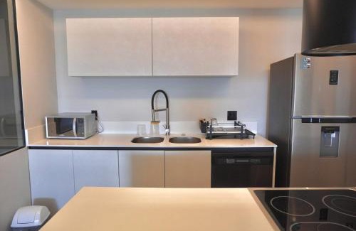 Americana Apartment | Apartment 18 G