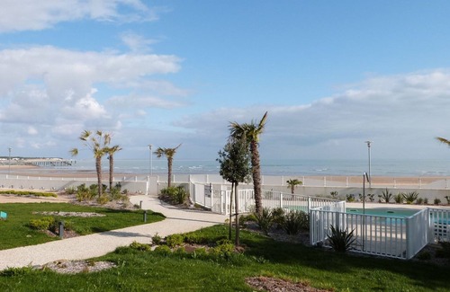 La Tranche-sur-Mer Apartment | Apartment 2-6 people, garden, beach, pool, parking, pets allowed