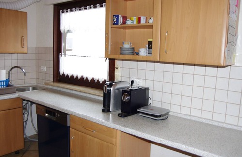 Eriskirch Apartment | Apartment '2' with Shared Garden, Balcony and Wi-Fi