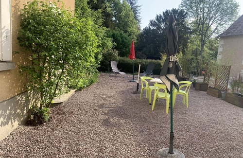 La Roche-Posay Apartment | Apartment 200m from Saint Roch Spa with Free Parking and WiFi