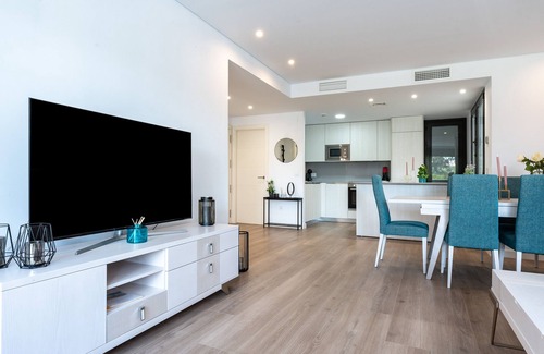 La Cala de Mijas Apartment | Apartment '206 Navigolf 3' with Mountain Views, Wi-Fi and Air Conditioning