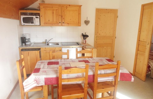Saint-Jean-d'Arves Apartment | Apartment 50 M2 Saint Jean d'Arves at the foot of the slopes (310 kms) + Pool