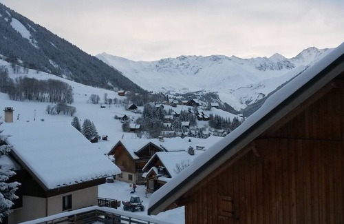 Saint-Jean-d'Arves Apartment | Apartment 50 M2 Saint Jean d'Arves at the foot of the slopes (310 kms) + Pool