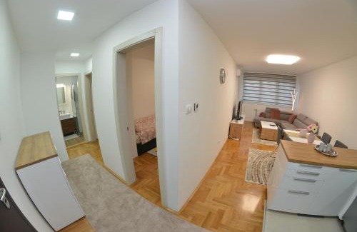 Grbavica Apartment | Apartment 54 CITY CENTER - FREE PRIVATE GARAGE