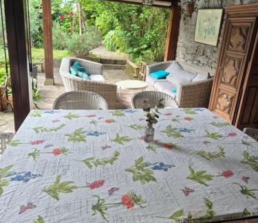 Hendaye Apartment | Apartment 55 m2, sunny garden & pool in Villa 1905