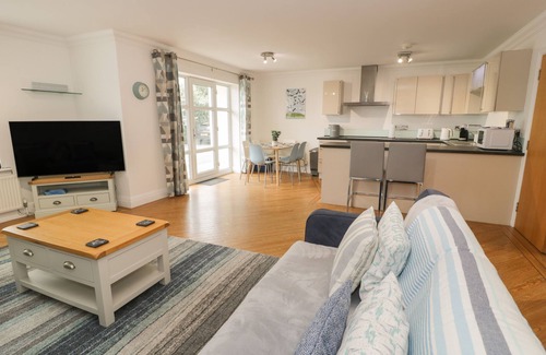 Edern Cottage | APARTMENT 6, country holiday cottage, with a garden in Morfa Nefyn