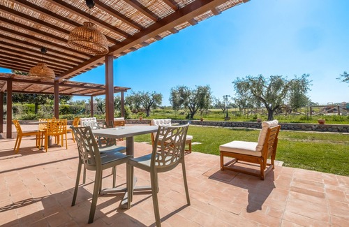 Capalbio Apartment | Apartment '6' with Shared Pool, Wi-Fi and Air Conditioning