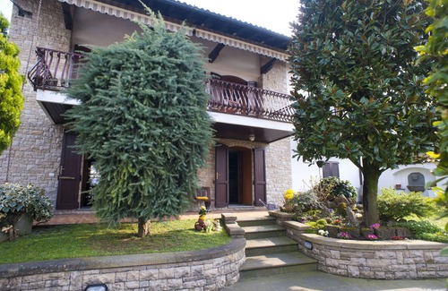 Paratico Apartment | Apartment a few meters from the shore of Lake Iseo and in Franciacorta