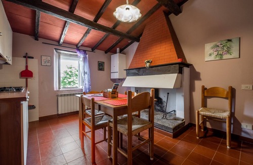 Pereta Other | Apartment "Agriturismo La Pieve - Tulipani" with Shared Pool & Wi-Fi