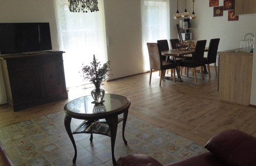 Eggesin Apartment | Apartment A touch of the Orient