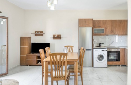 Drymonas Apartment | Apartment 'Akrogiali House Drimonas' with Sea View, Wi-Fi and Air Conditioning
