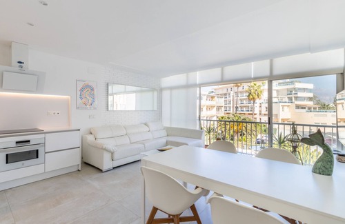 El Albir Apartment | Apartment 'Albir Playa' with Sea View, Wi-Fi and Air Conditioning