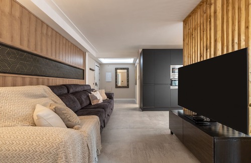 Jardin de la Abadia Apartment | Apartment 'Alejandro' with Wi-Fi and Air Conditioning