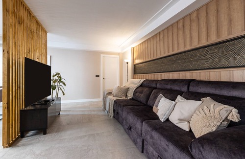 Jardin de la Abadia Apartment | Apartment 'Alejandro' with Wi-Fi and Air Conditioning