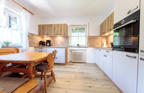 Garmisch-Partenkirchen Apartment | Apartment Alpspitzstubn in Grainau