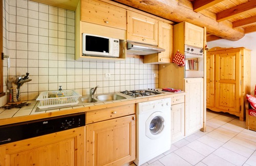 Valloire Apartment | Apartment 'Anémone' with Mountain View, Shared Terrace and Wi-Fi