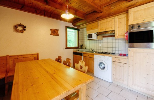 Valloire Apartment | Apartment 'Anémone' with Mountain View, Shared Terrace and Wi-Fi