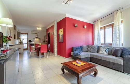 Sassari Apartment | Apartment 'Antony House' with Private Terrace, Wi-Fi and Air Conditioning