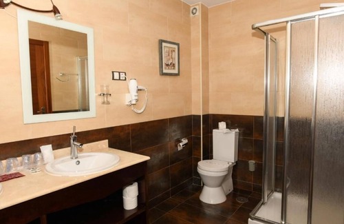 Fisterra Apartment | Apartment-Apartment-Private Bathroom-Street View