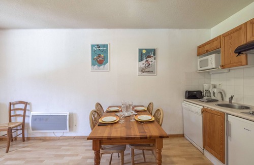 Samoens Apartment | Apartment 'Appt Le Grand Tetras F14' with Mountain View, Shared Pool and Private Garden