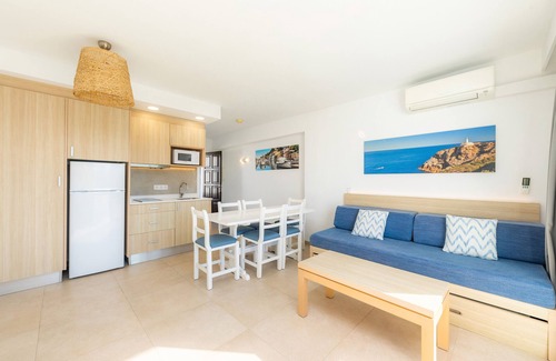 Cala Ferrera Apartment | Apartment 'Aquamarina 6' with communal pool, WLAN and air conditioning