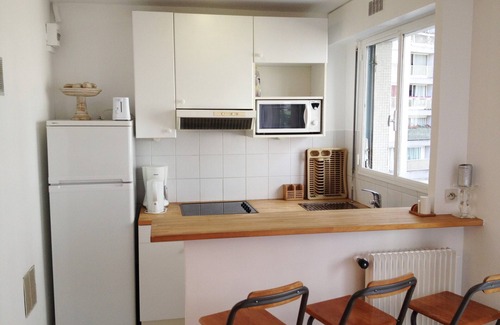 Grenelle Apartment | Apartment At Eiffel Tower, ICONIC LOCATION, District 7, Sleeps 5/6
