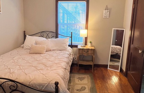 North Central Columbia Apartment | Apartment at The Pecan Suite
