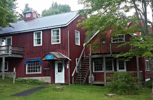 Londonderry Apartment | Apartment at Viking Nordic Center; sleeps 6. Rent with The Farmhouse to sleep 16