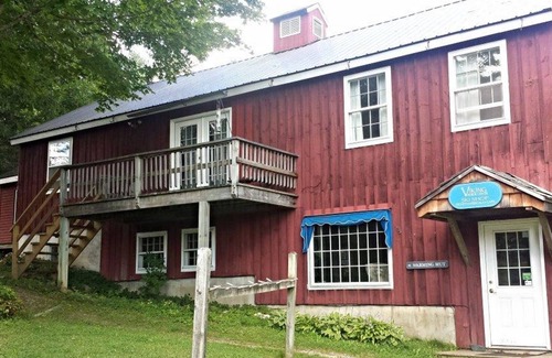 Londonderry Apartment | Apartment at Viking Nordic Center; sleeps 6. Rent with The Farmhouse to sleep 16