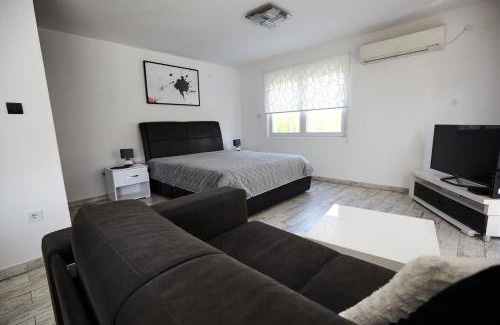 Vrnjacka Banja Apartment | Apartment Azulmburgo