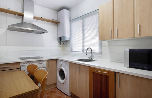 Benalmadena Apartment | Apartment 'Benalmarina' with Shared Pool, Wi-Fi and Air Conditioning