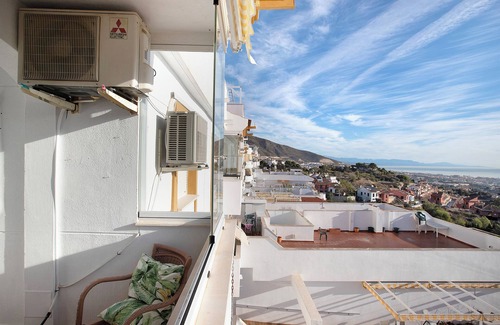 Benalmadena Apartment | Apartment 'Benalmarina' with Shared Pool, Wi-Fi and Air Conditioning