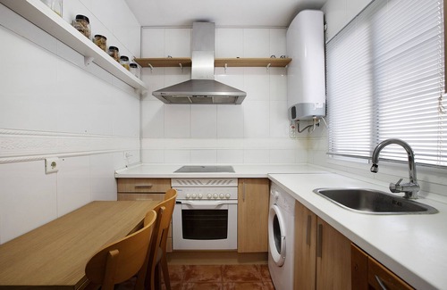Benalmadena Apartment | Apartment 'Benalmarina' with Shared Pool, Wi-Fi and Air Conditioning