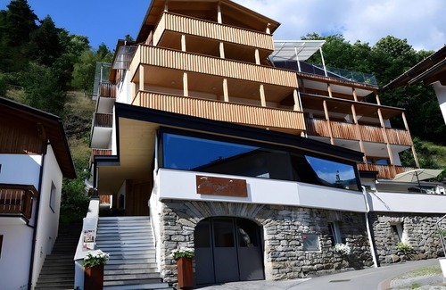 Burgusio Apartment | Apartment 'Bergkamerad 2' with Mountain View, Shared Terrace and Wi-Fi