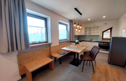 Collalbo Apartment | Apartment 'Bergwiese' with Mountain View, Shared Garden and Wi-Fi