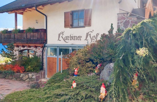 Collalbo Apartment | Apartment 'Bergwiese' with Mountain View, Shared Garden and Wi-Fi