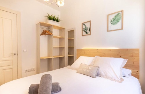Uribarri Apartment | Apartment between Old Town & Guggenheim! Private Parking