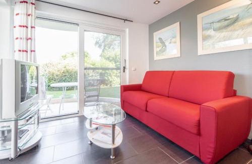 Bredene Apartment | Apartment Biaritz 001 by Interhome