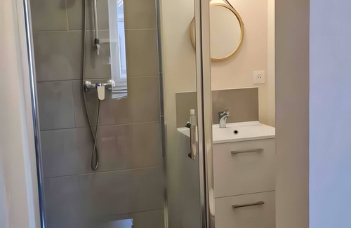 Le Teil Bed & Breakfast | Apartment 'Bleue' with Shared Terrace, Shared Garden and Wi-Fi