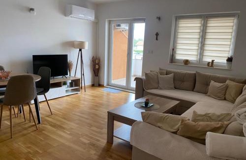 Canton 10 Apartment | Apartment Boky