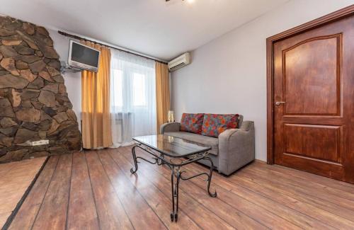 Podil Apartment | Apartment by the Dnipro Riverfront in Historic Podil