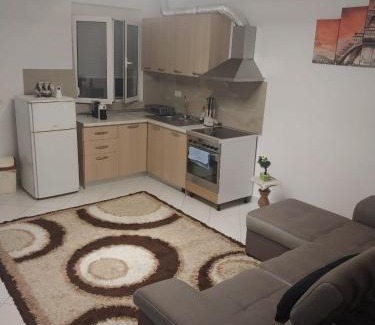 Pogradec Apartment | Apartment by the lake