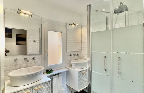 Capucins - Victoire Apartment | Apartment by the river