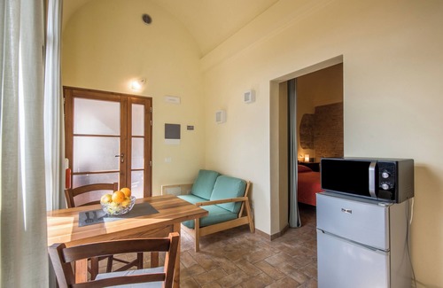 Montegabbro Apartment | Apartment 'Casa Rollo' with Shared Terrace and Wi-Fi