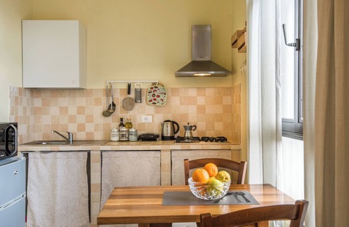 Montegabbro Apartment | Apartment 'Casa Rollo' with Shared Terrace and Wi-Fi