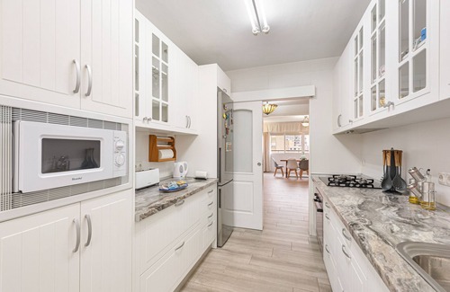 Cruz de Humilladero Apartment | Apartment 'Casa Cañi' with Wi-Fi