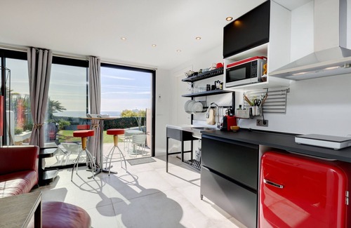San Roque Apartment | Apartment "Casa Domino 1" with Terrace, shared Pool & Wi-Fi