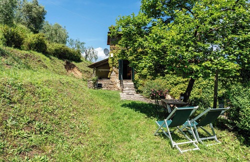 Pescia Apartment | Apartment 'Casa Grande' with Mountain View, Shared Pool and Wi-Fi