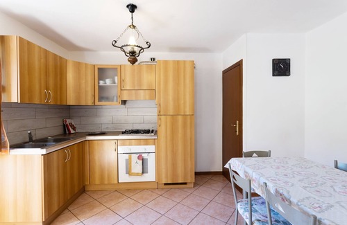 Vesio Apartment | Apartment 'Casa Rita App 2' with Shared Terrace, Shared Garden and Wi-Fi