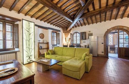 Rosennano Apartment | Apartment 'Casale Rosennano - Loggia' with Shared Garden & Wi-Fi